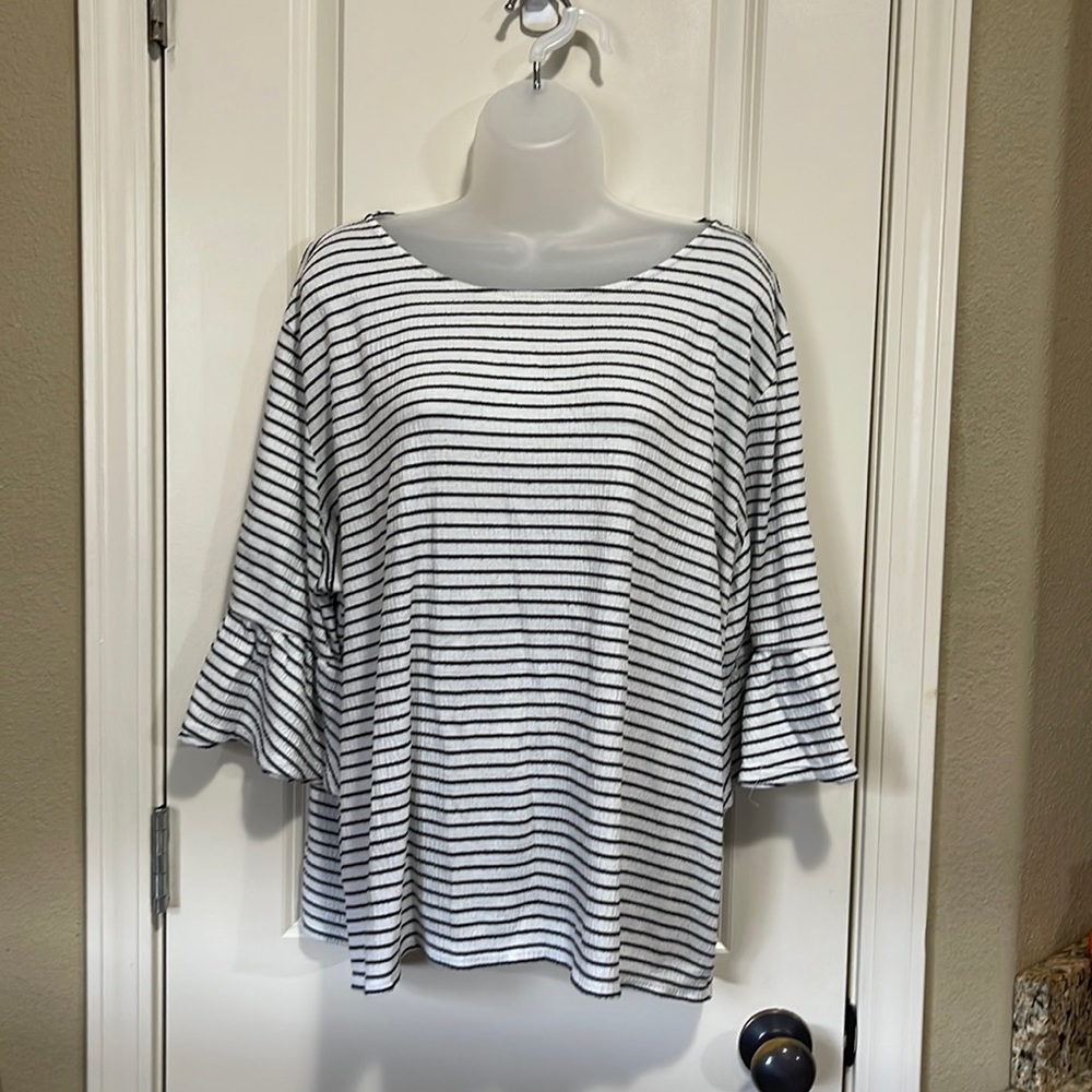 Old Navy white with black stripe shirt ruffle sleeve size XL